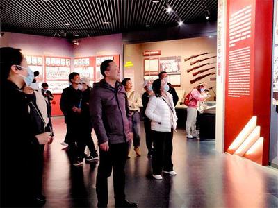 河北邢臺:江蘇商會支部成員赴鹽城新四軍紀念館接受黨史學習教育(圖文)